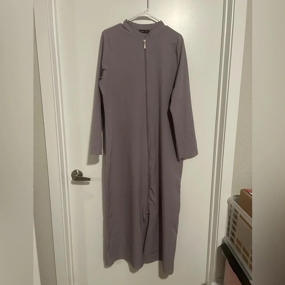 Lavender/Lilac Turkish Zippered Abaya - Picture 6 of 6
